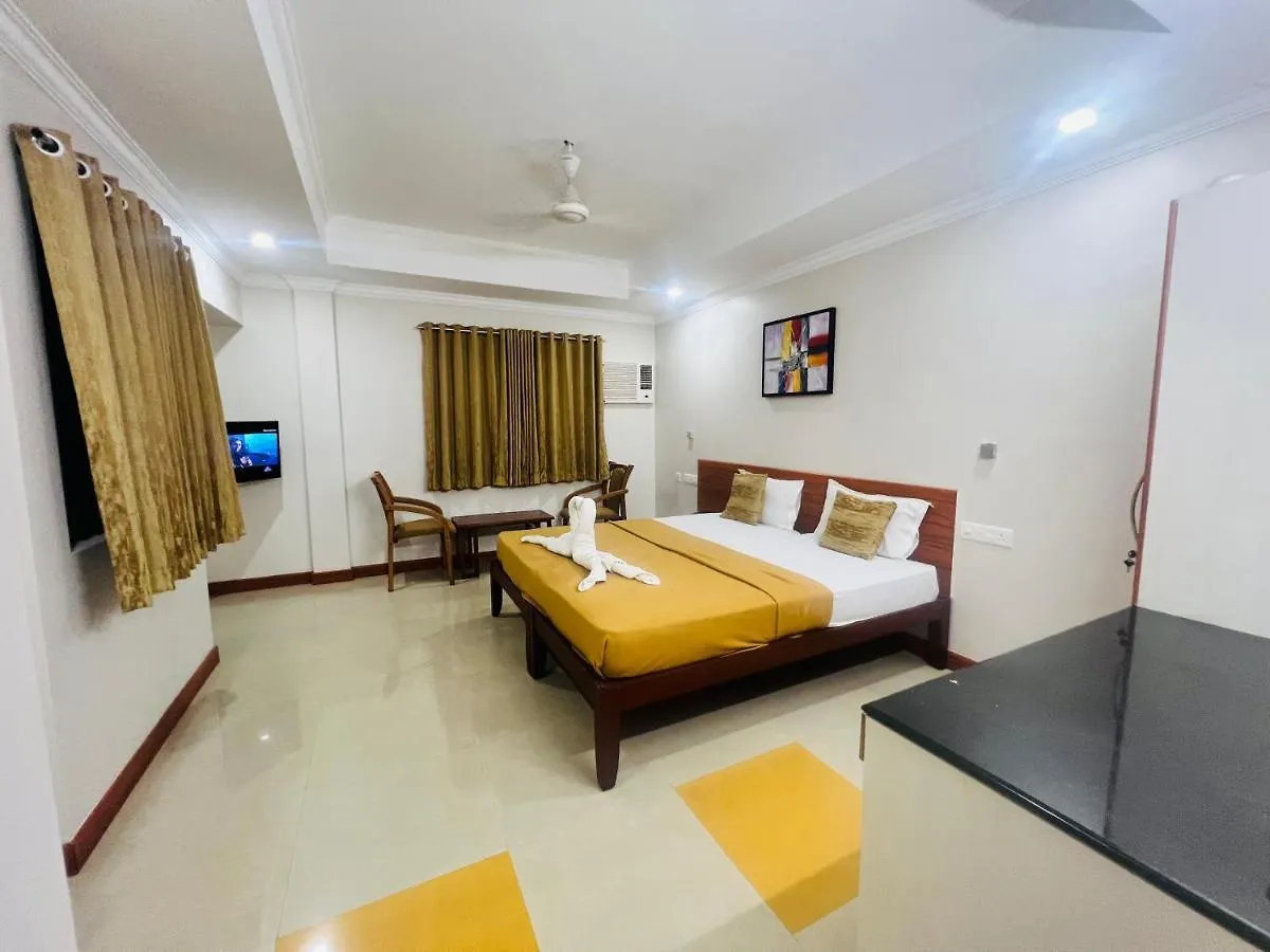 Kalluvalappil Holiday Inn Kāsaragod