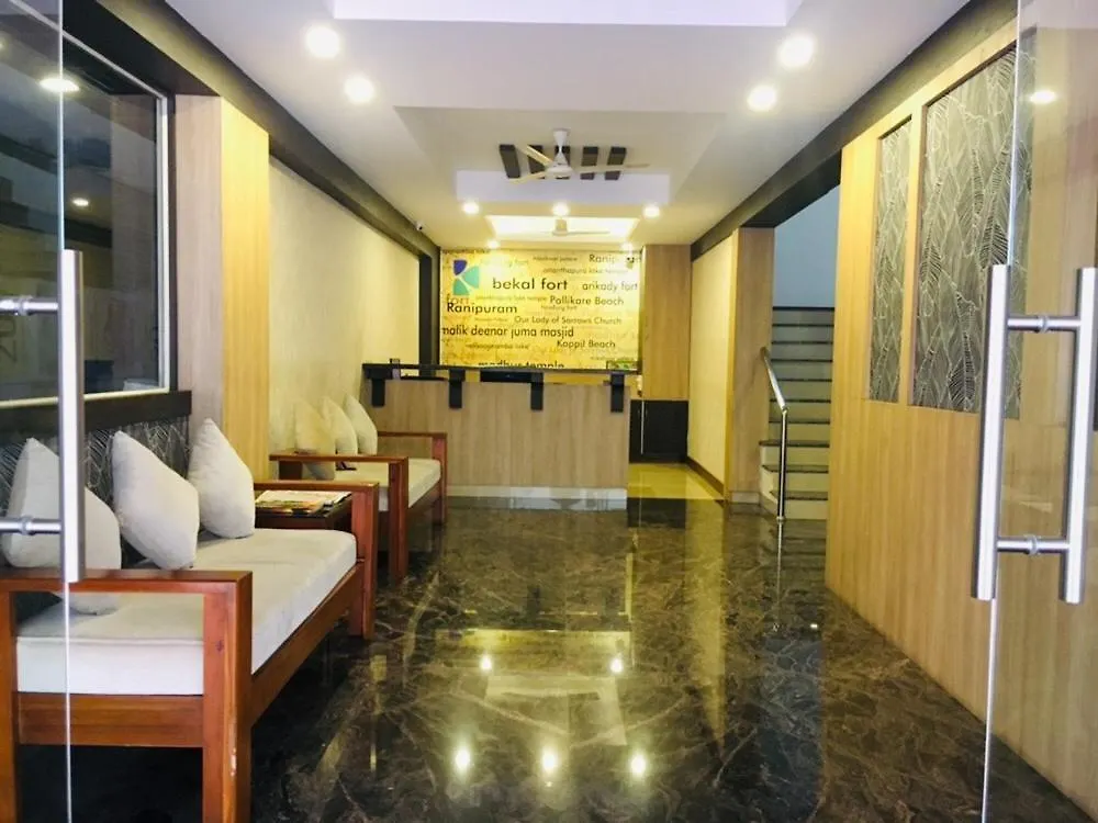 Kalluvalappil Holiday Inn Kāsaragod